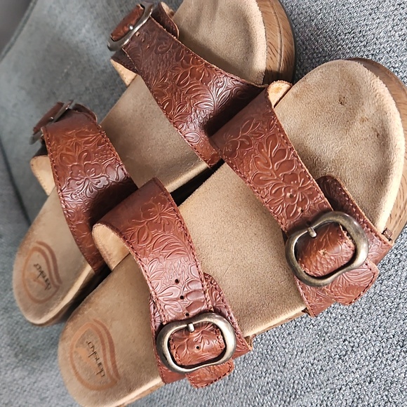 🌿 Dansko Brown Sandals with Buckle Straps - Picture 4 of 4